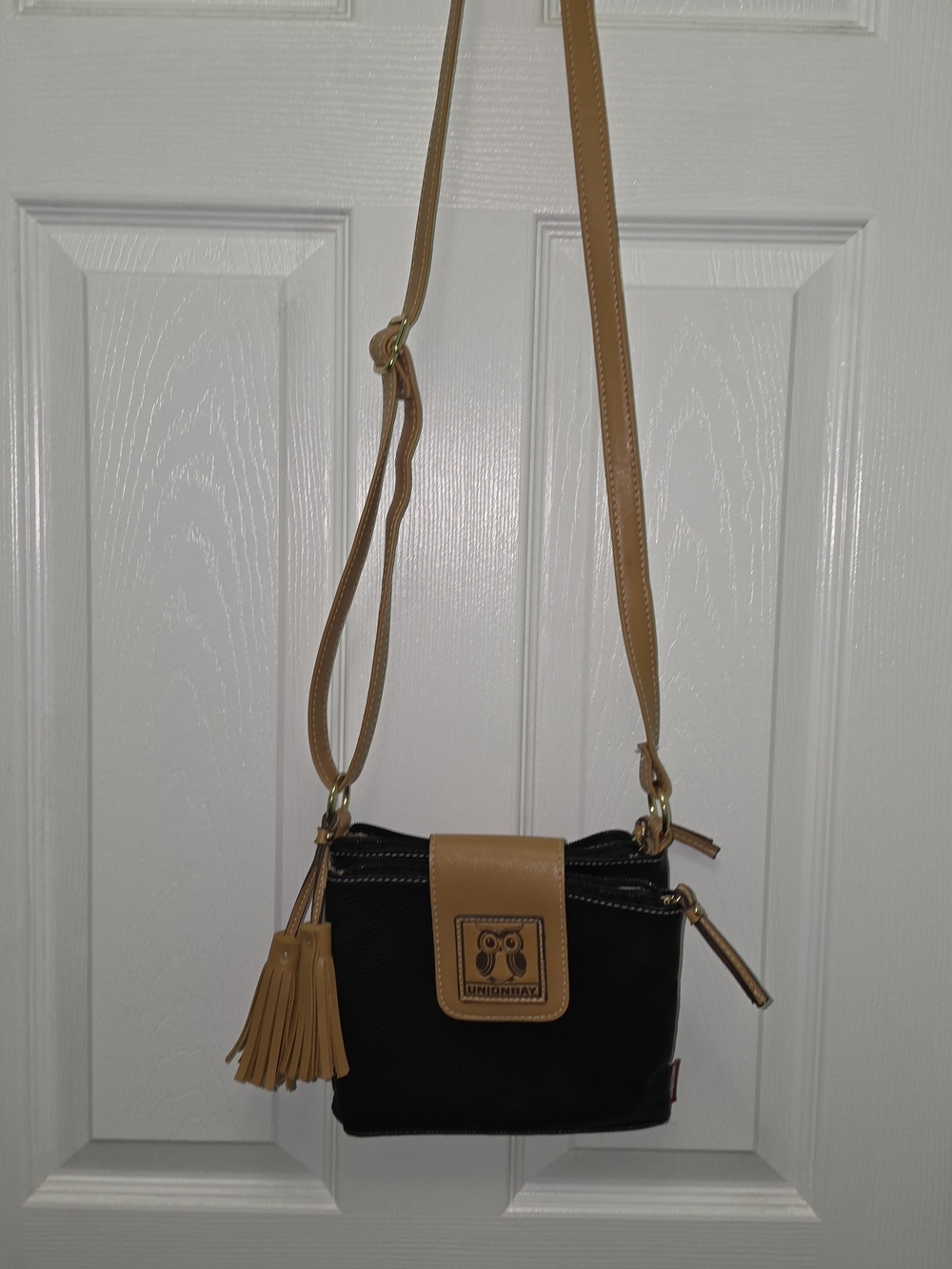 UNIONBAY Black Tan 3 Compartment Owl Crossbody Purse Organizer Bag NWOT